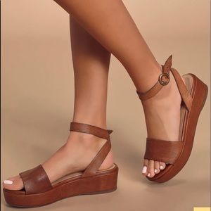 Seychelles monogram tan leather sandals
